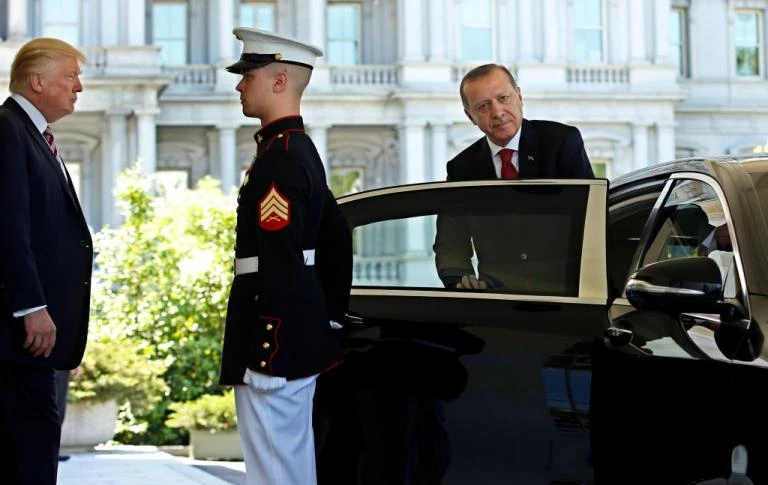 Μήνυμα Ερντογάν στον Τραμπ: Όμηρος ο Αμερικανός πάστορας όσο δεν του δίνουν τον Γκιουλέν! Κινδυνεύει με ισόβια!
